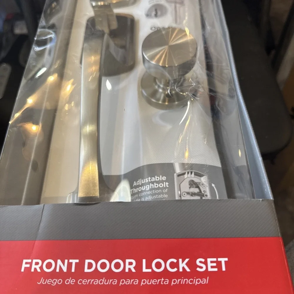 Kwikset Prague Satin Nickel Entry Door‎ Handleset Round Pismo Knob 98180-025